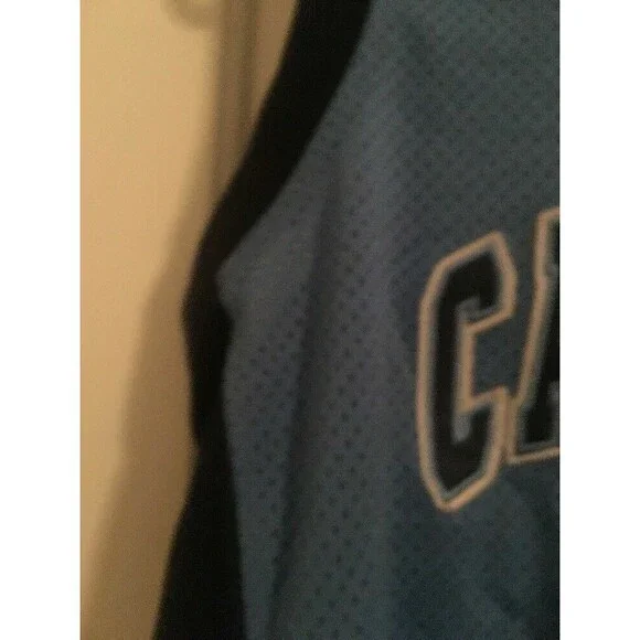 Colosseum Boys Boys Basketball Jersey North Carolina Tarheels Size 16-18